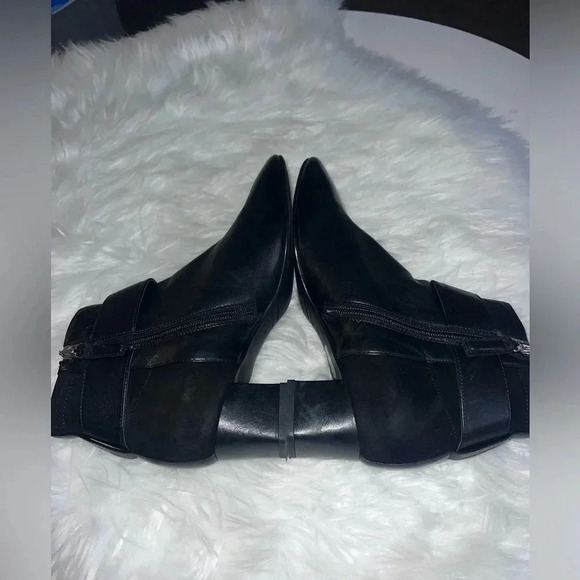 Aquatalia Black Buckle Pointed Toe Leather Booties 9.5 - Picture 4 of 7